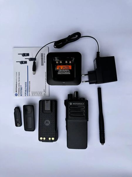 Рація Motorola DP4400e VHF + акумуляторна батарея 3000 mAh BV-000694 фото